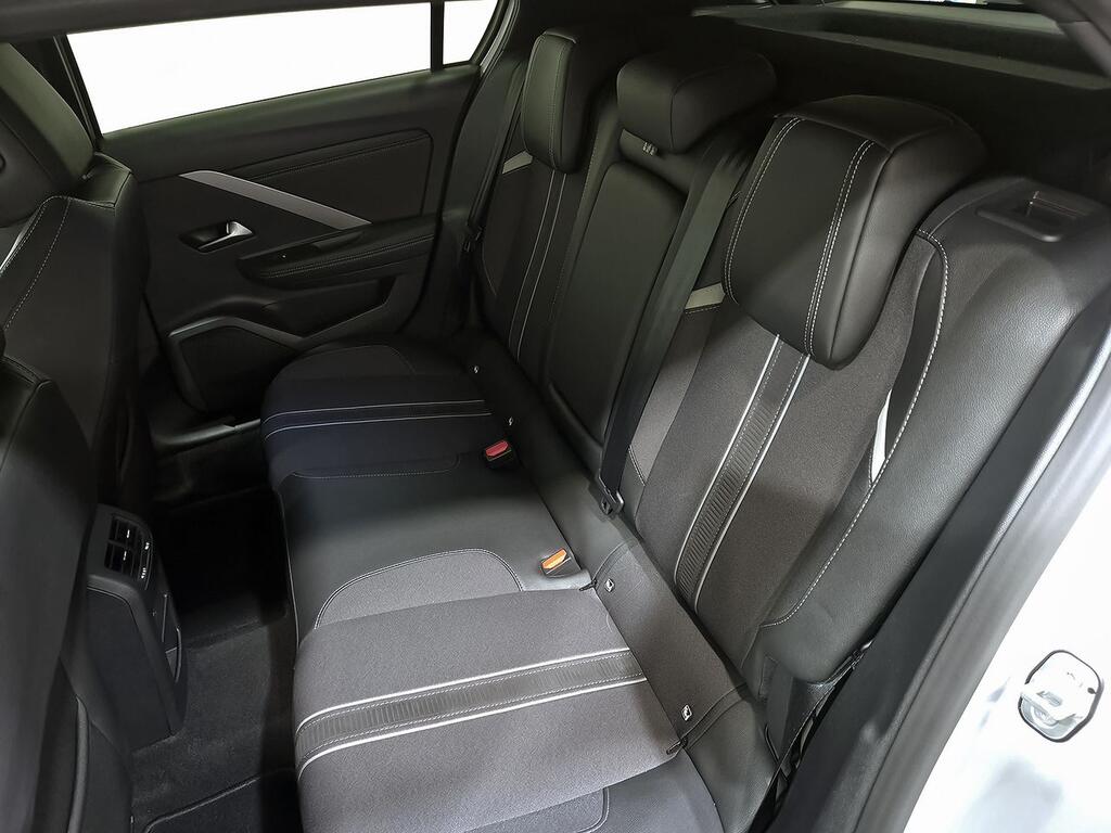 Opel Astra 1.2T XHT 96kW (130CV) GS 9