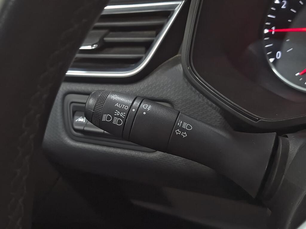 Renault Clio Intens TCe 67 kW (91CV) 14