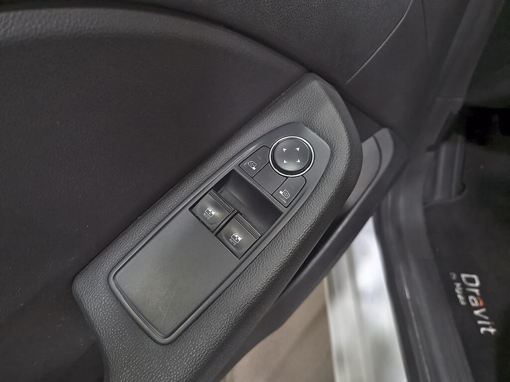 Renault Clio Intens TCe 67 kW (91CV) 11