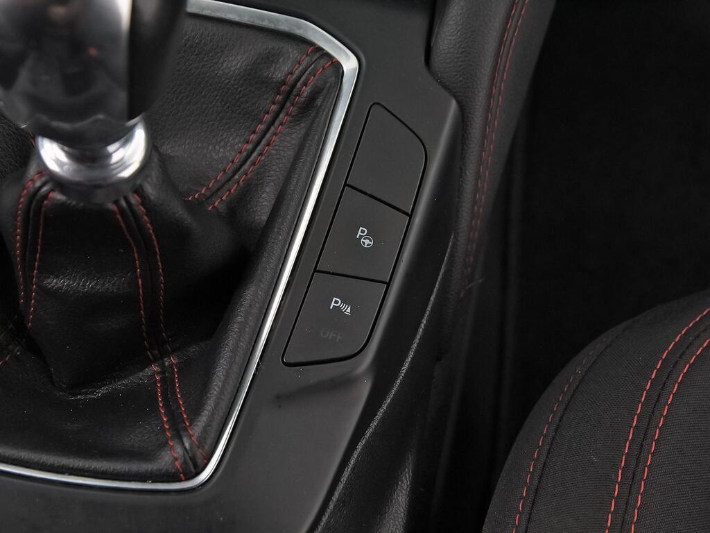 Ford Kuga ST-Line 1.5T EcoBoost 110kW (150CV) 35