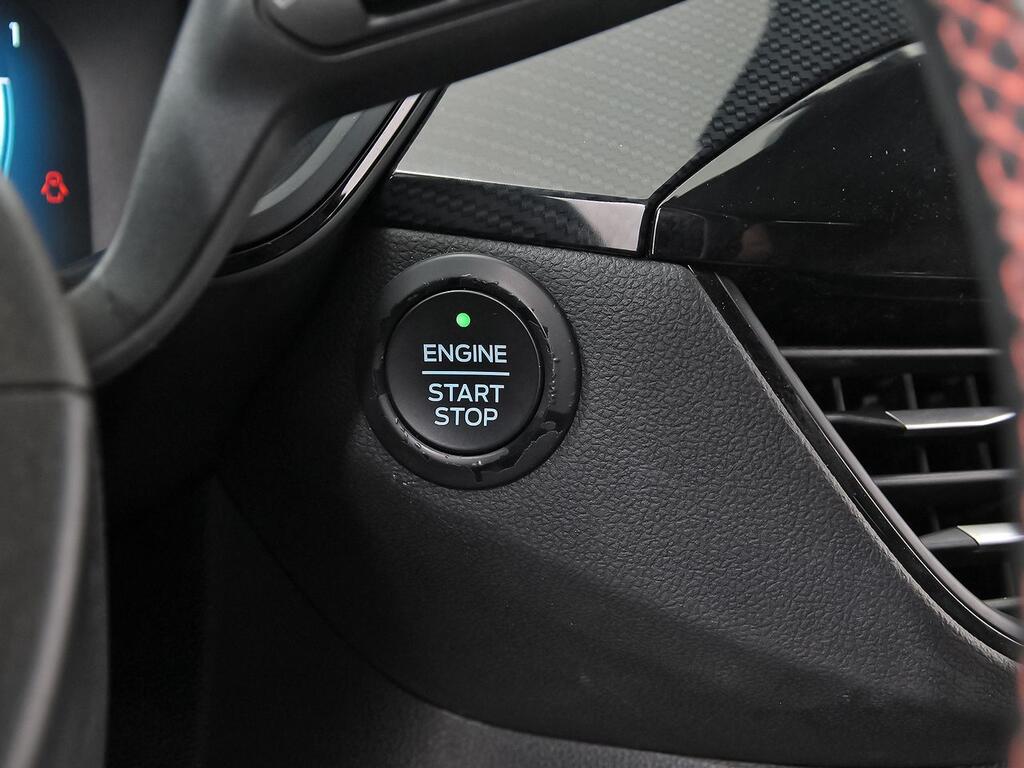 Ford Kuga ST-Line 1.5T EcoBoost 110kW (150CV) 21