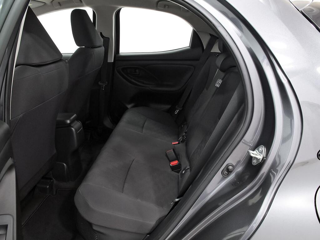 Toyota Yaris 1.5 120H Active Plus 9