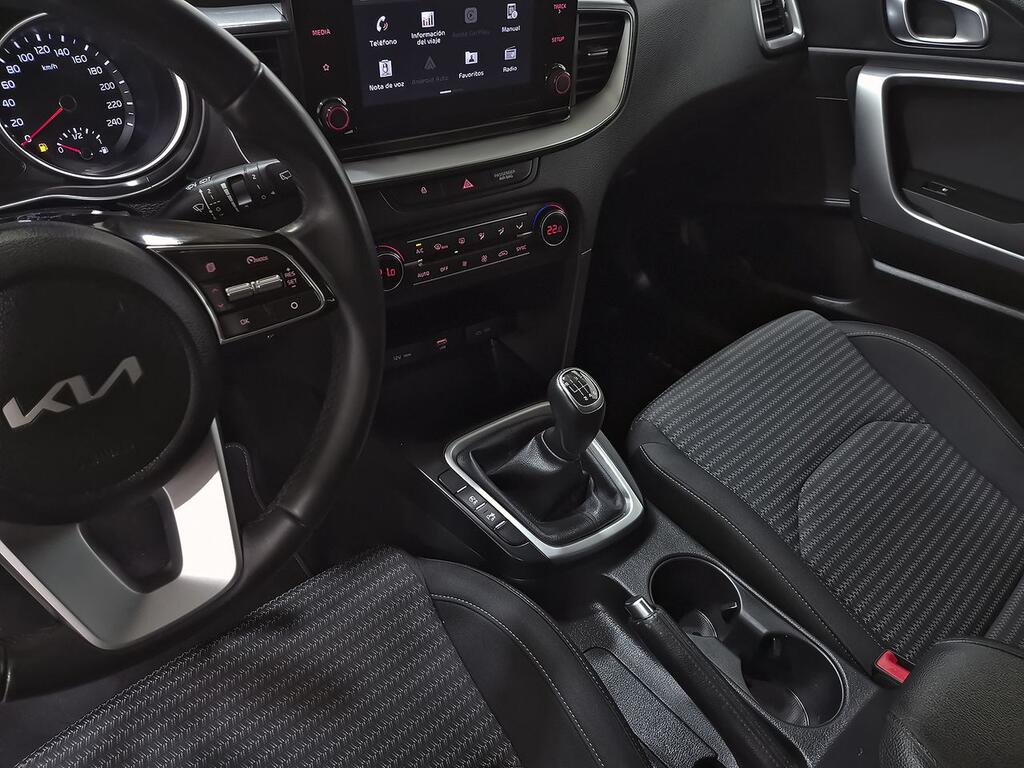 Kia Ceed 1.0 T-GDi 88kW (120CV) Drive 27
