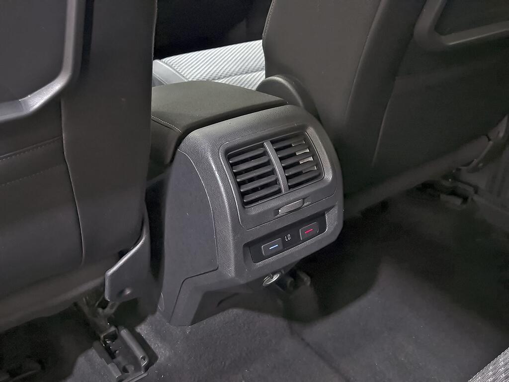 Volkswagen Touran Advance 2.0 TDI 90kW (122CV) 37