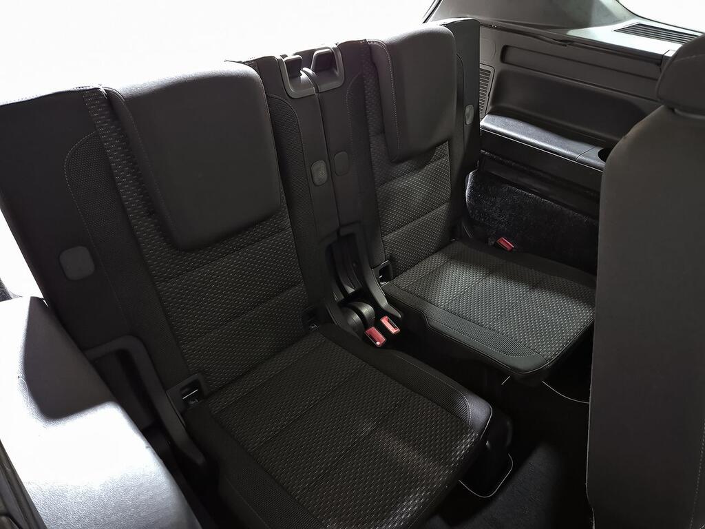 Volkswagen Touran Advance 2.0 TDI 90kW (122CV) 9