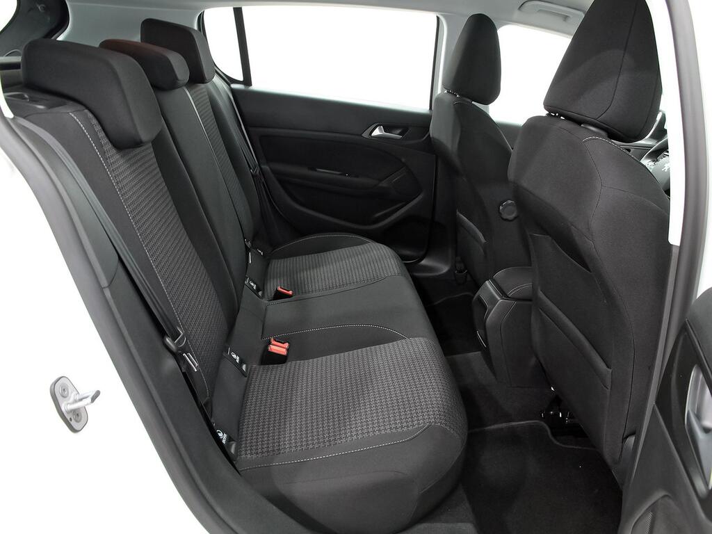 Peugeot 308 5p Active Pack BlueHDi 130 S&S 8