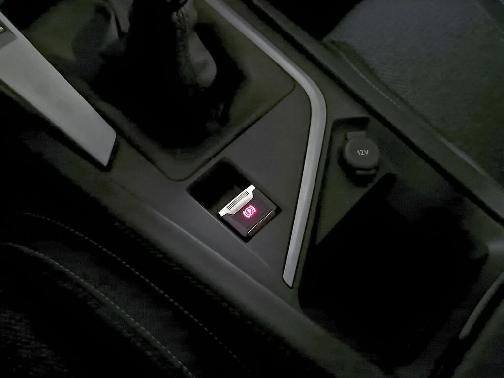 Peugeot 308 5P Allure PureTech 130 S&S MAN 30