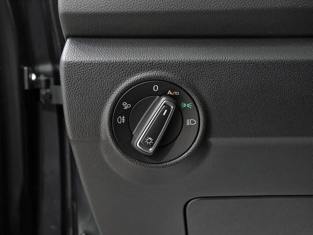 Volkswagen T-Roc R-Line 1.5 TSI 110kW (150CV) DSG 13