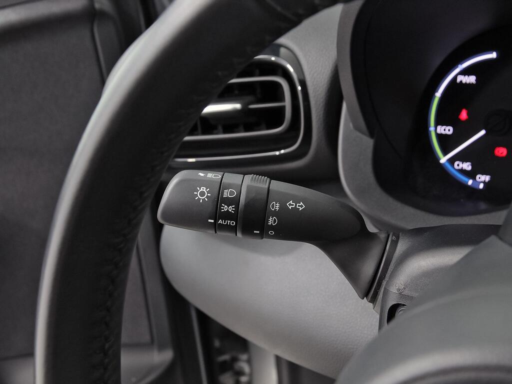 Toyota Yaris Cross 1.5 120H Active Tech 13