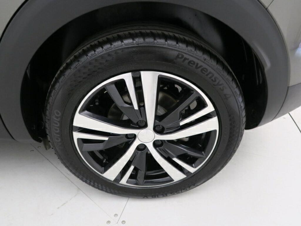 Peugeot 3008 1.2 PURETECH 96KW (130CV) ALLURE S&S 23