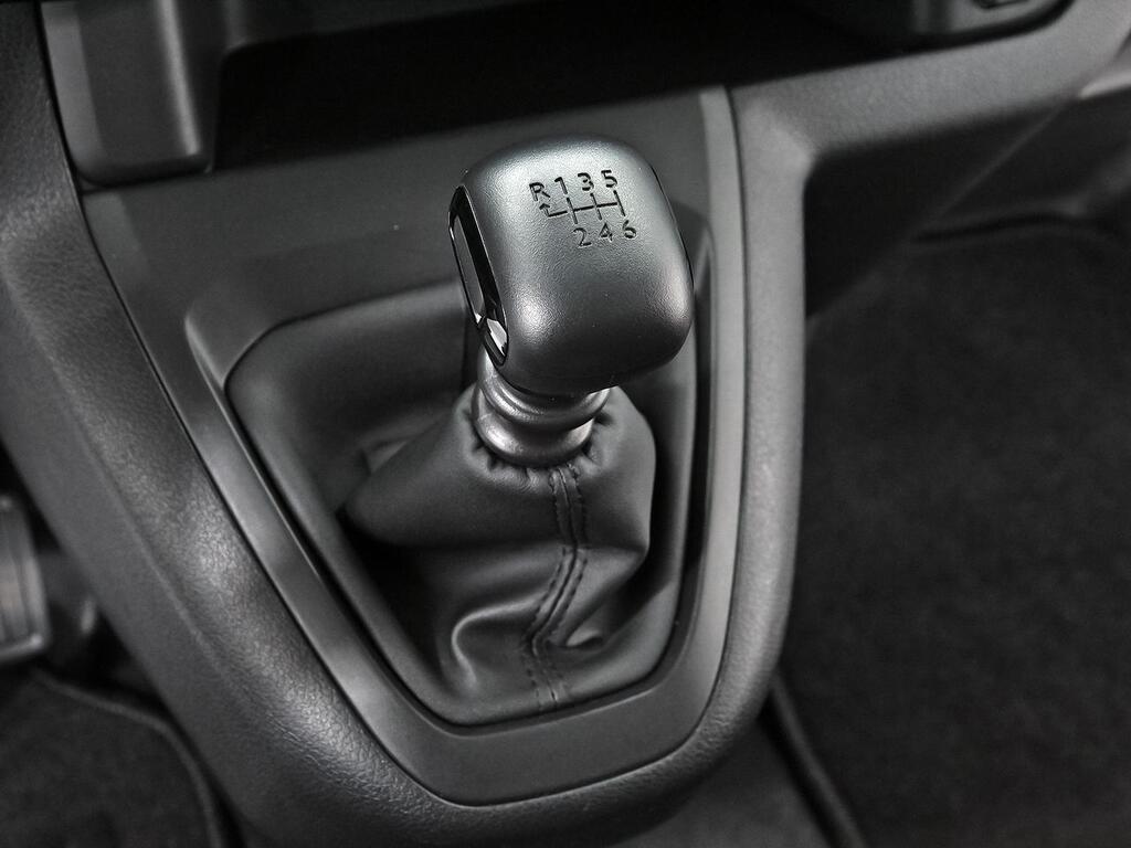 Peugeot Expert DOBLE CABINA1.5 BLUEHDI 120 STANDARD 4P 29