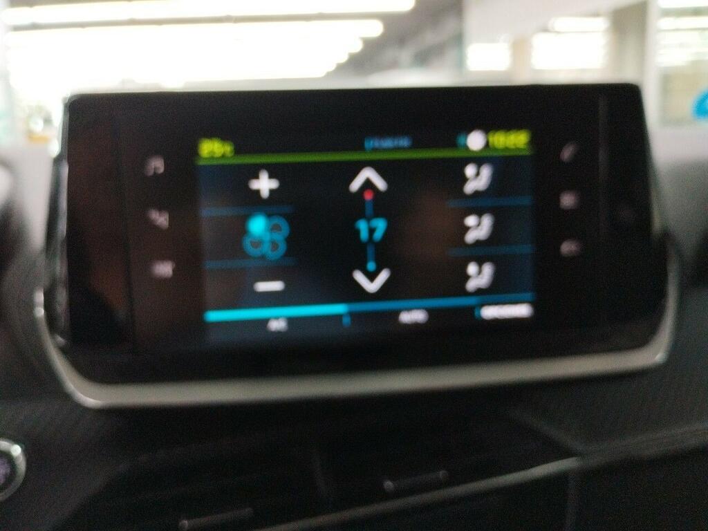 Peugeot 208 Eléctrico Allure 10