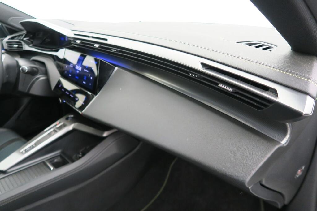 Peugeot 308 5P First Edition Eléctrico 115kW (156CV) 11