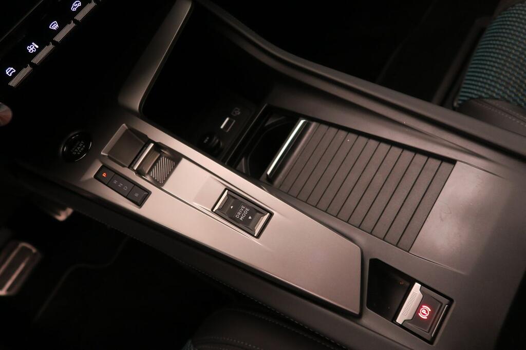 Peugeot 308 5P First Edition Eléctrico 115kW (156CV) 8