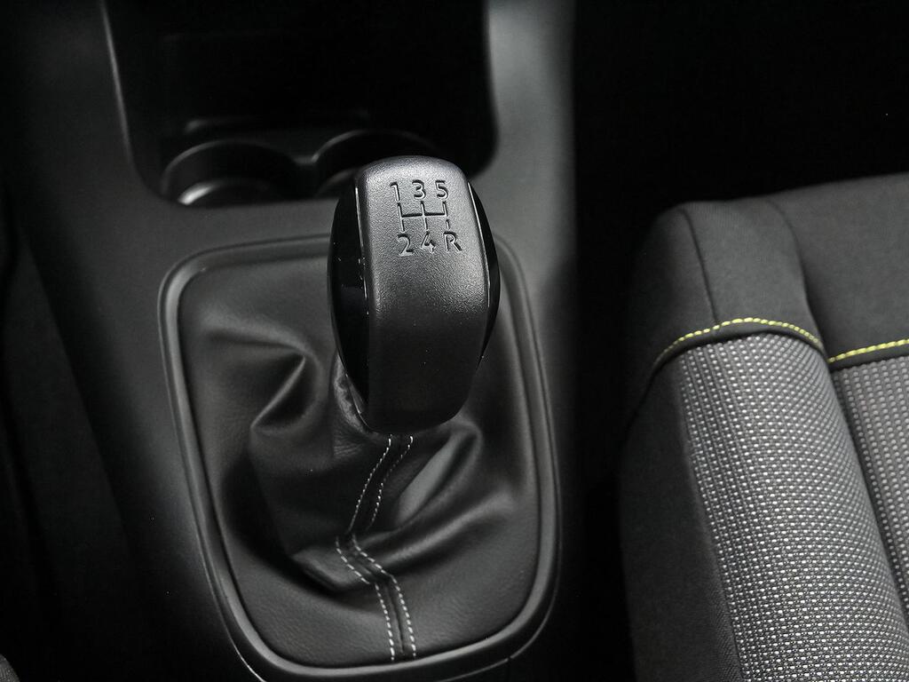 Citroën C3 PureTech 60KW (83CV) Feel 27