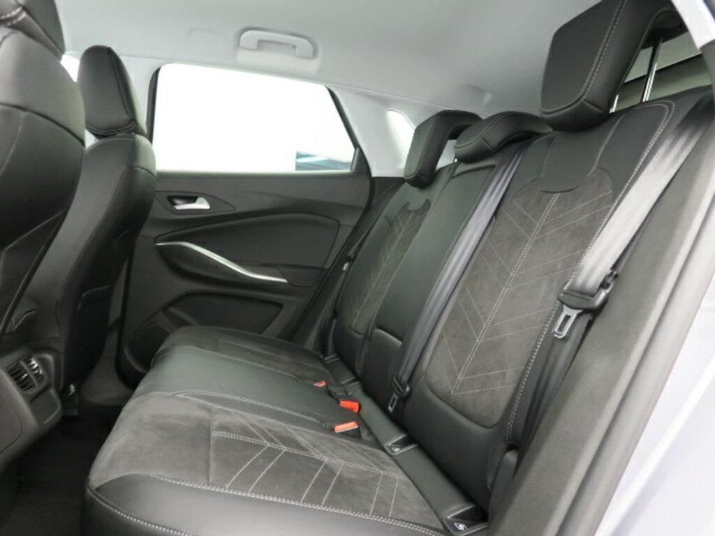 Opel Grandland 1.2 Turbo GS 16