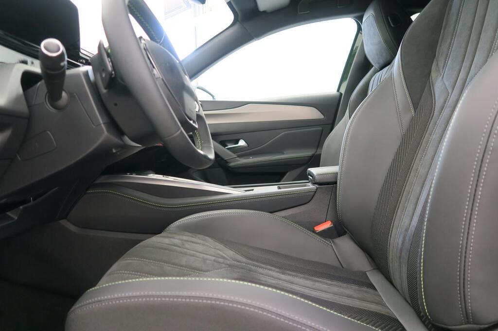 Peugeot 308 5P GT Hybrid 225 eEAT8 27