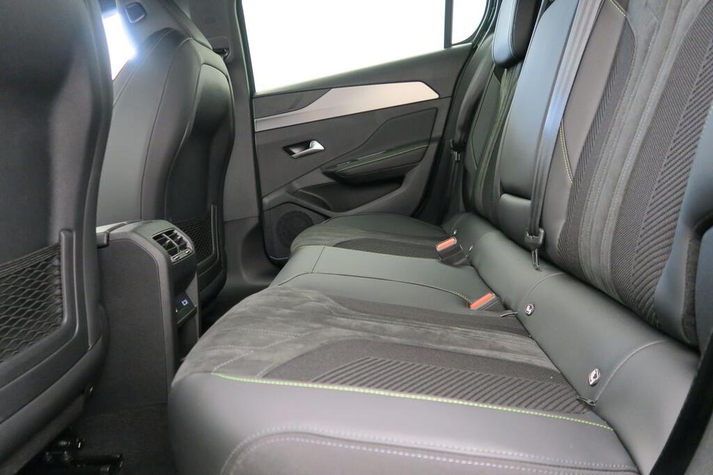 Peugeot 308 5P GT Hybrid 225 eEAT8 28