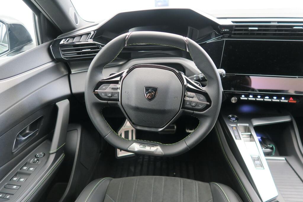 Peugeot 308 5P GT Hybrid 225 eEAT8 23