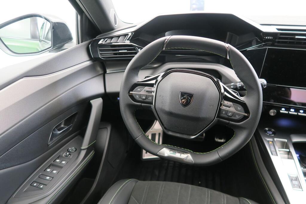 Peugeot 308 5P GT Hybrid 225 eEAT8 16