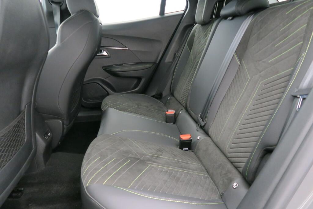 Peugeot 2008 GT BlueHDI 130 S&S EAT8 17