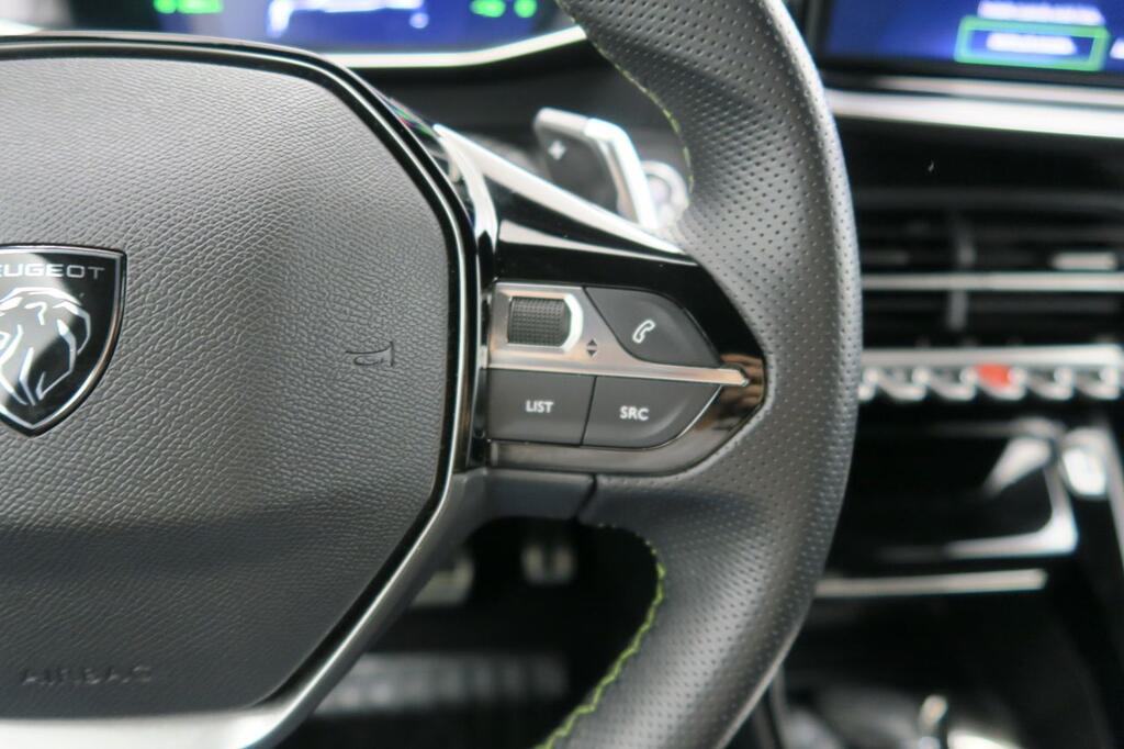 Peugeot 2008 GT BlueHDI 130 S&S EAT8 11