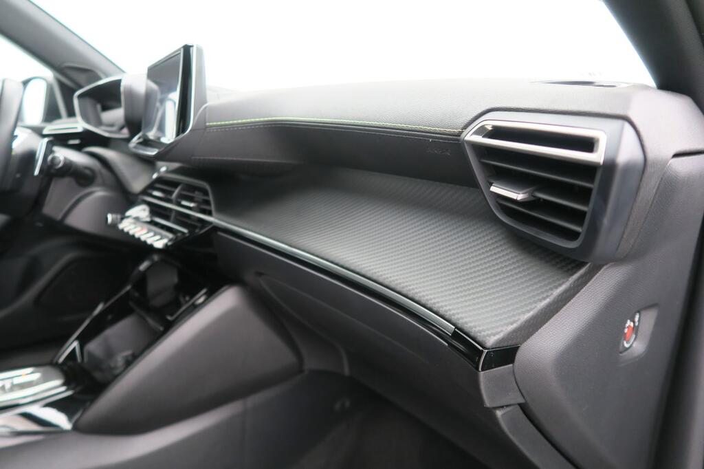 Peugeot 2008 GT BlueHDI 130 S&S EAT8 14