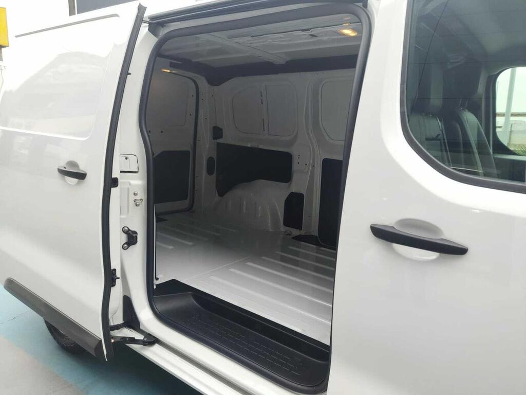 Peugeot Expert -E FG PRO L2 50 KWH 136 CV A/T 4P 17