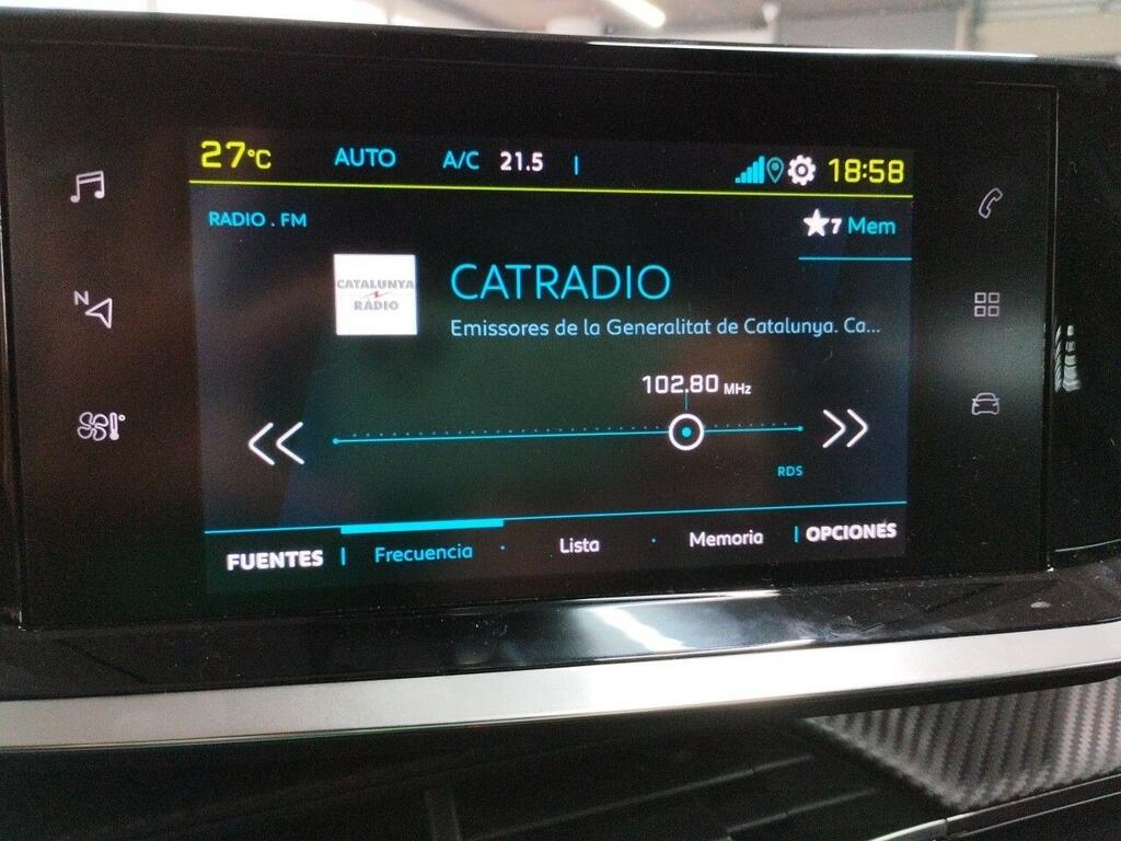 Peugeot 2008 Eléctrico Allure Pack (100kW) 7