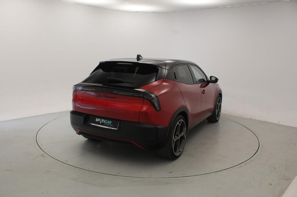 Alfa Romeo Junior Elettrica Veloce 207kW (280CV) 4