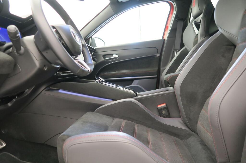 Alfa Romeo Junior Elettrica Veloce 207kW (280CV) 16