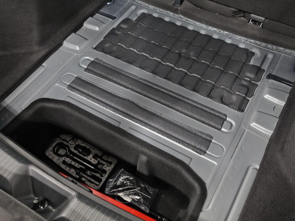 Cupra Tavascan 77kWh 210kW Endurance First Edition 38