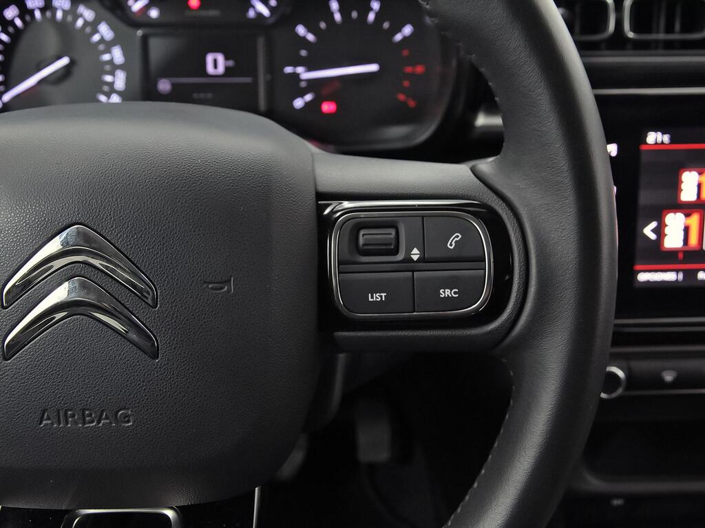 Citroën C3 PureTech 60KW (83CV) Shine 19