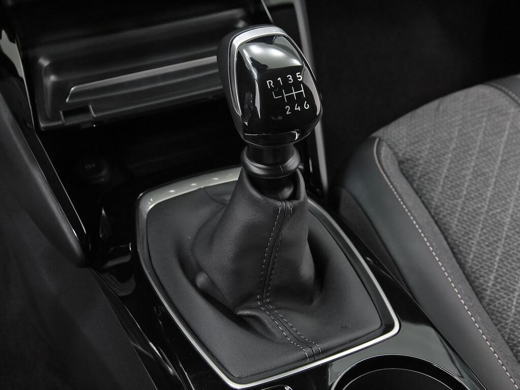 Peugeot 208 Allure Puretech 100 33