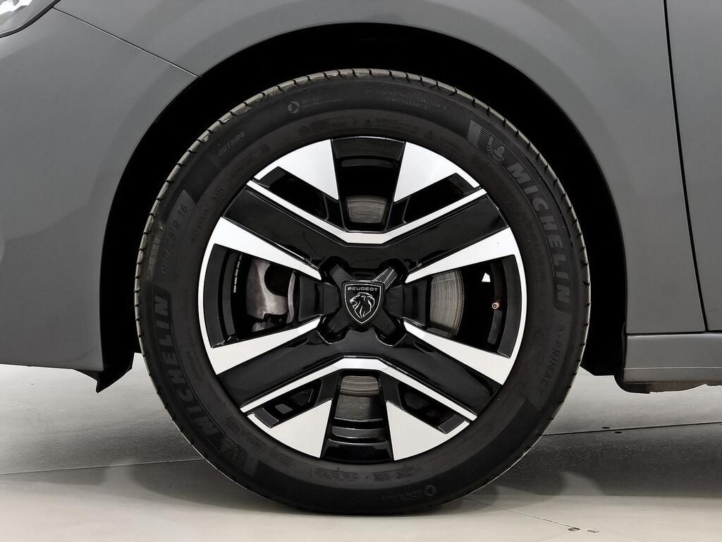 Peugeot 208 Allure Puretech 100 11