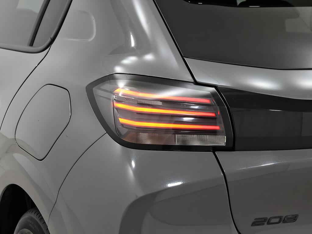 Peugeot 208 Allure Puretech 100 35