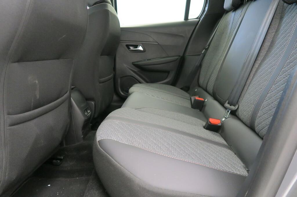 Peugeot 208 Allure Eléctrico 156 (115 Kw) 17