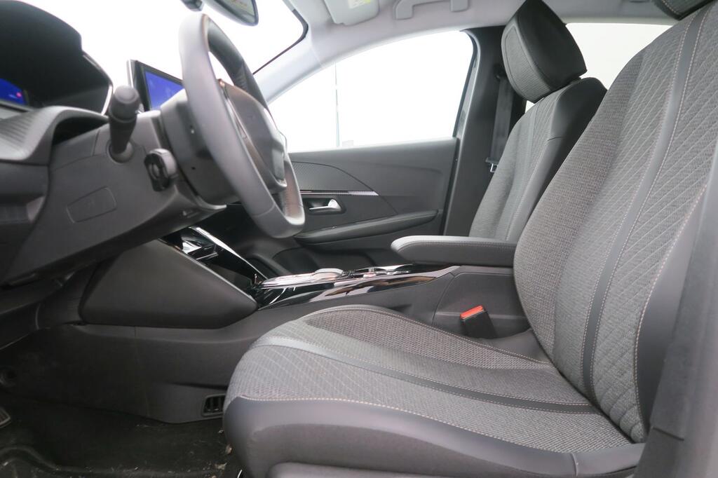 Peugeot 208 Allure Eléctrico 156 (115 Kw) 16