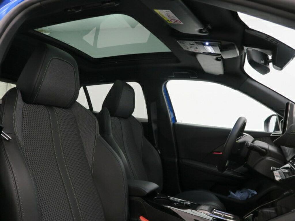 Peugeot 2008 Eléctrico GT 136 (100kW) 16