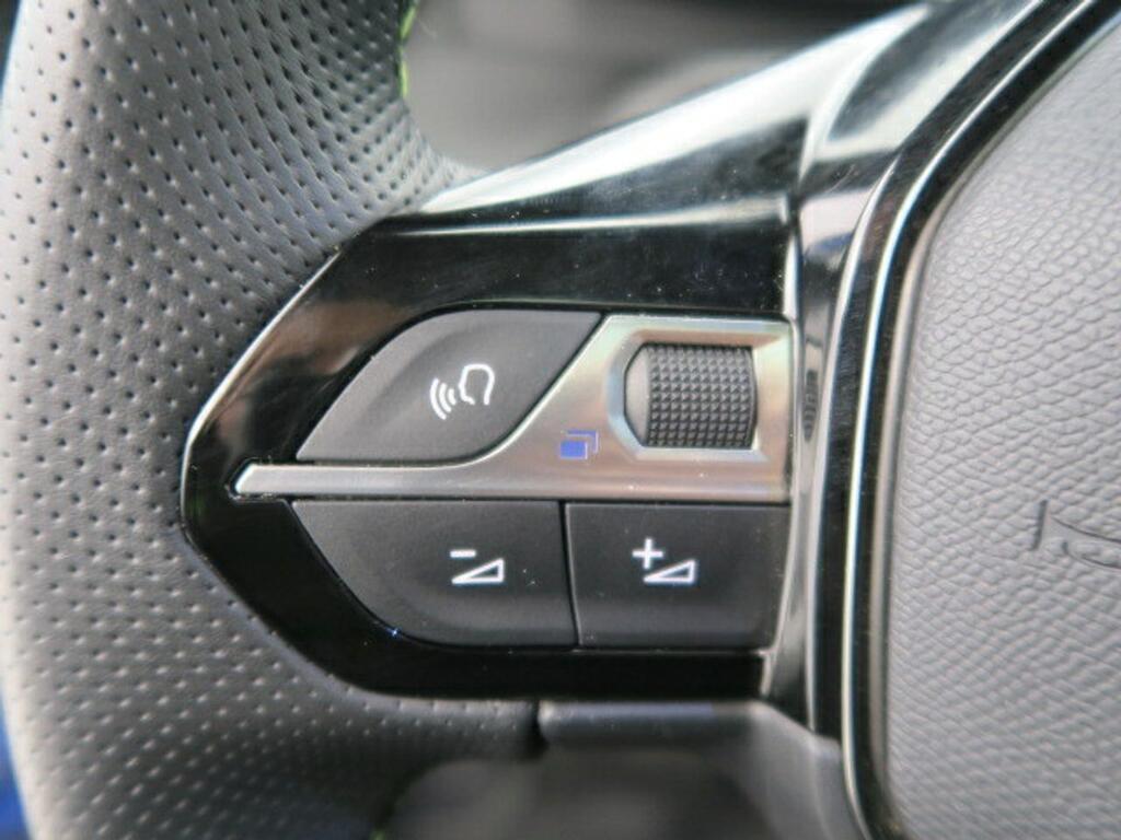 Peugeot 2008 Eléctrico GT 136 (100kW) 8