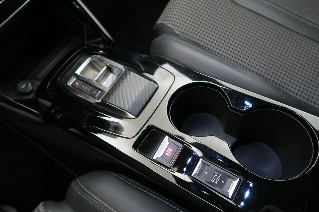 Peugeot 2008 GT Puretech 130 S&S EAT8 12