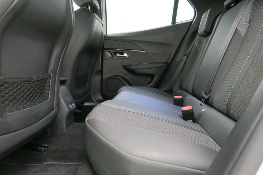 Peugeot 2008 GT Puretech 130 S&S EAT8 18