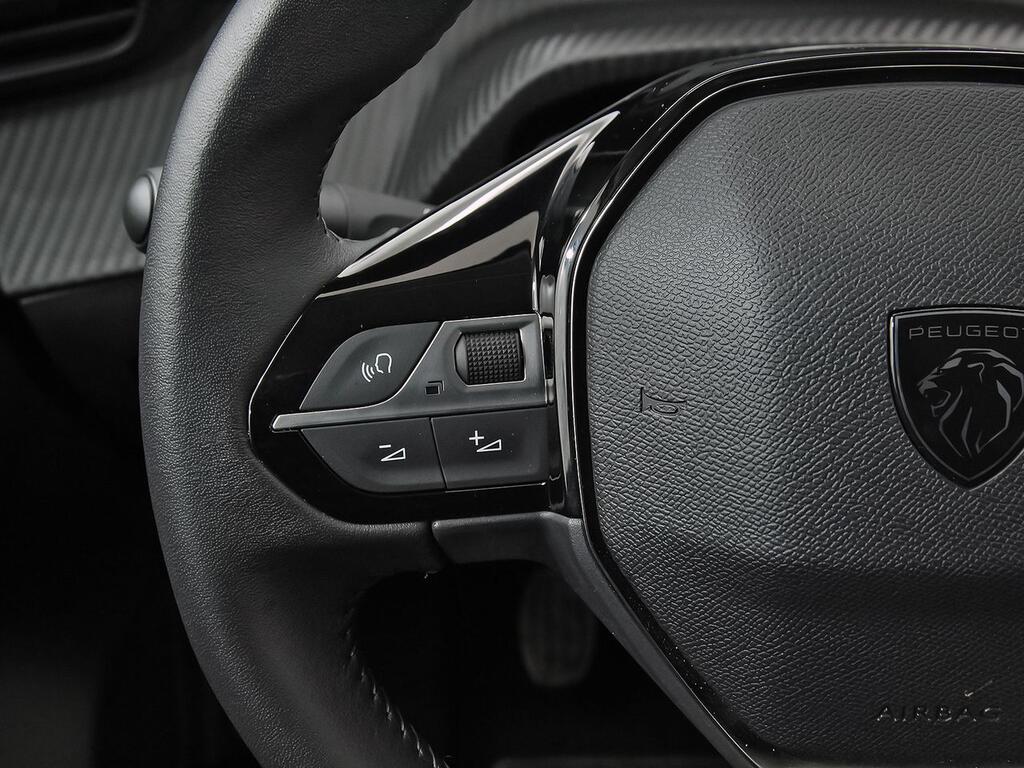 Peugeot 208 Allure Puretech 100 18