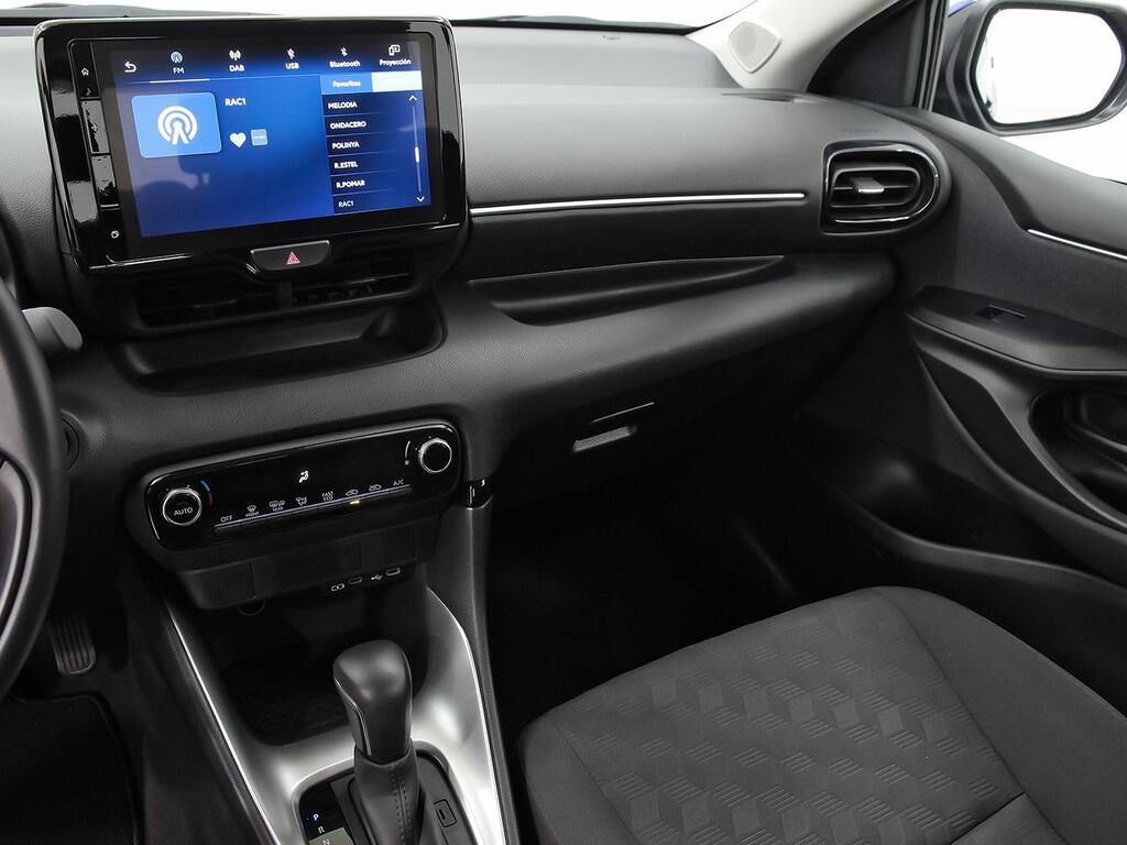 Toyota Yaris 1.5 120H Active Plus 9