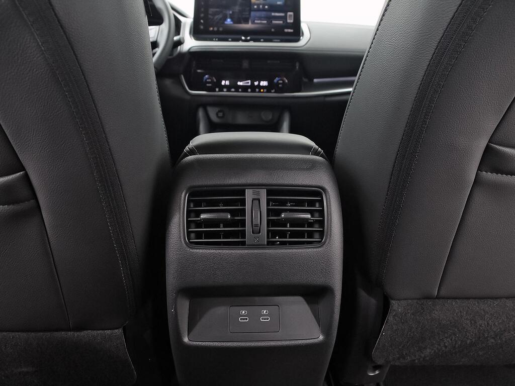 Nissan Qashqai DIG-T 116kW CVT N-Connecta 25