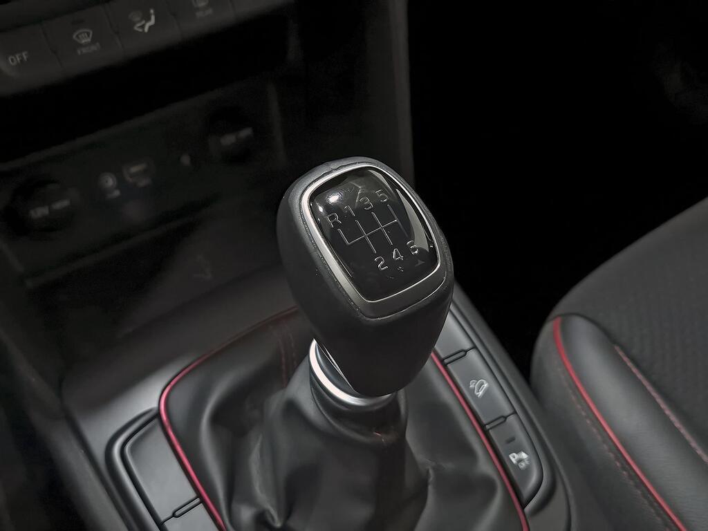 Hyundai Kona 1.0 TGDi Tecno 4x2 28