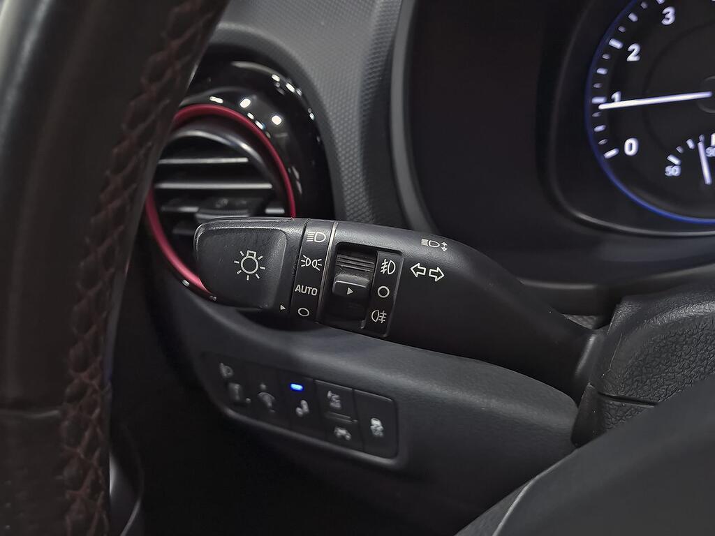 Hyundai Kona 1.0 TGDi Tecno 4x2 14