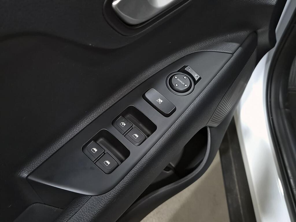 Kia Stonic 1.0 T-GDi 74kW (100CV) MHEV MT Concept 11