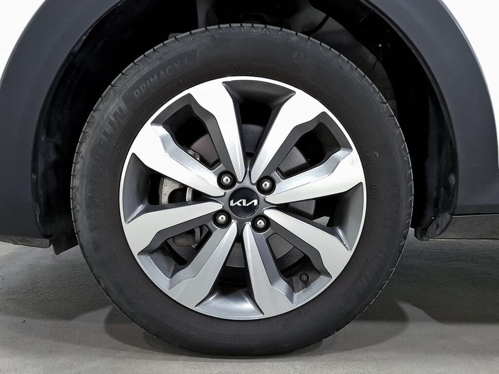 Kia Stonic 1.0 T-GDi 74kW (100CV) MHEV MT Concept 10