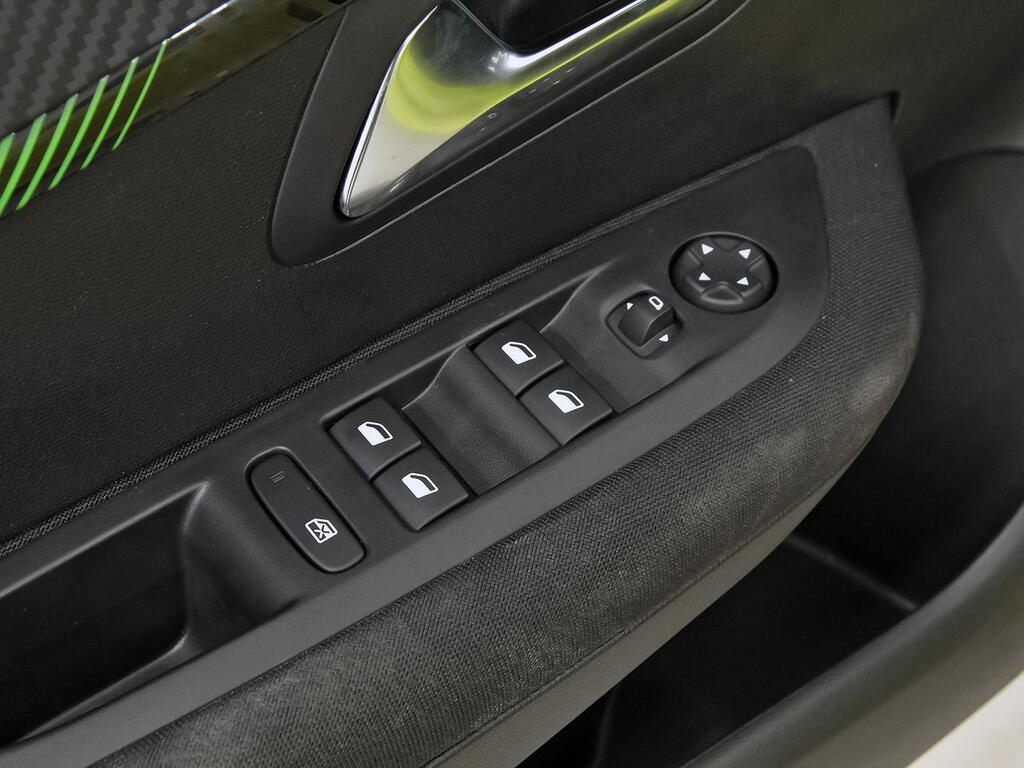 Peugeot 208 Active Puretech 100 13